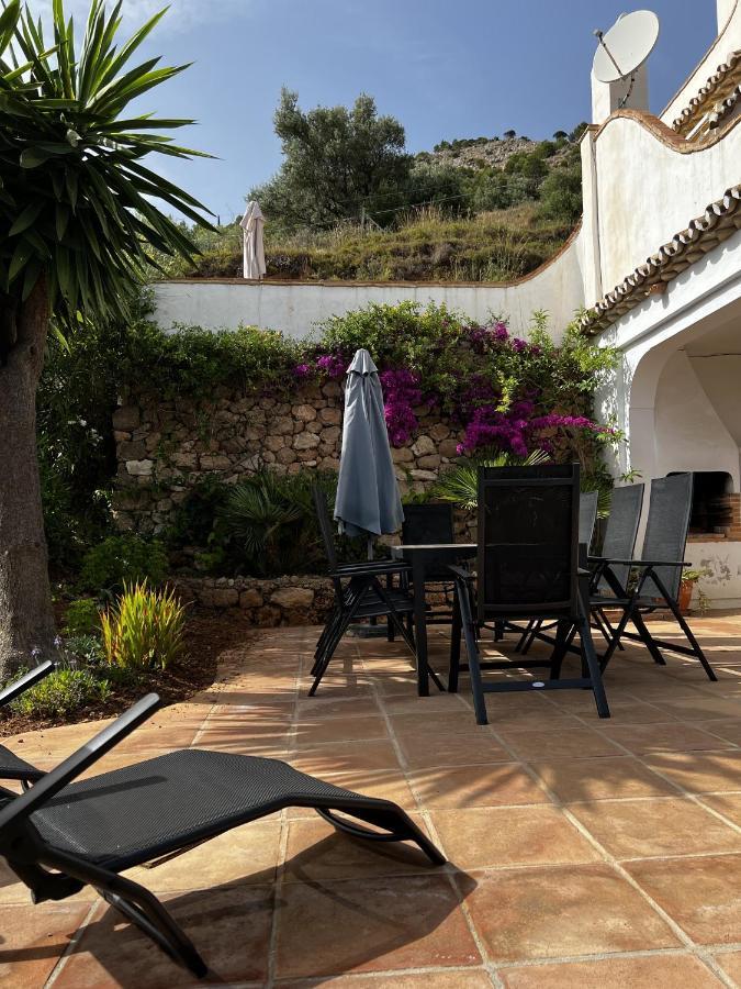 Terraced House In The Mountains With Fantastic View Villa Málaga Eksteriør billede